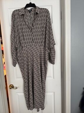 Express Black & Cream Geometric Long Sleeve Dress